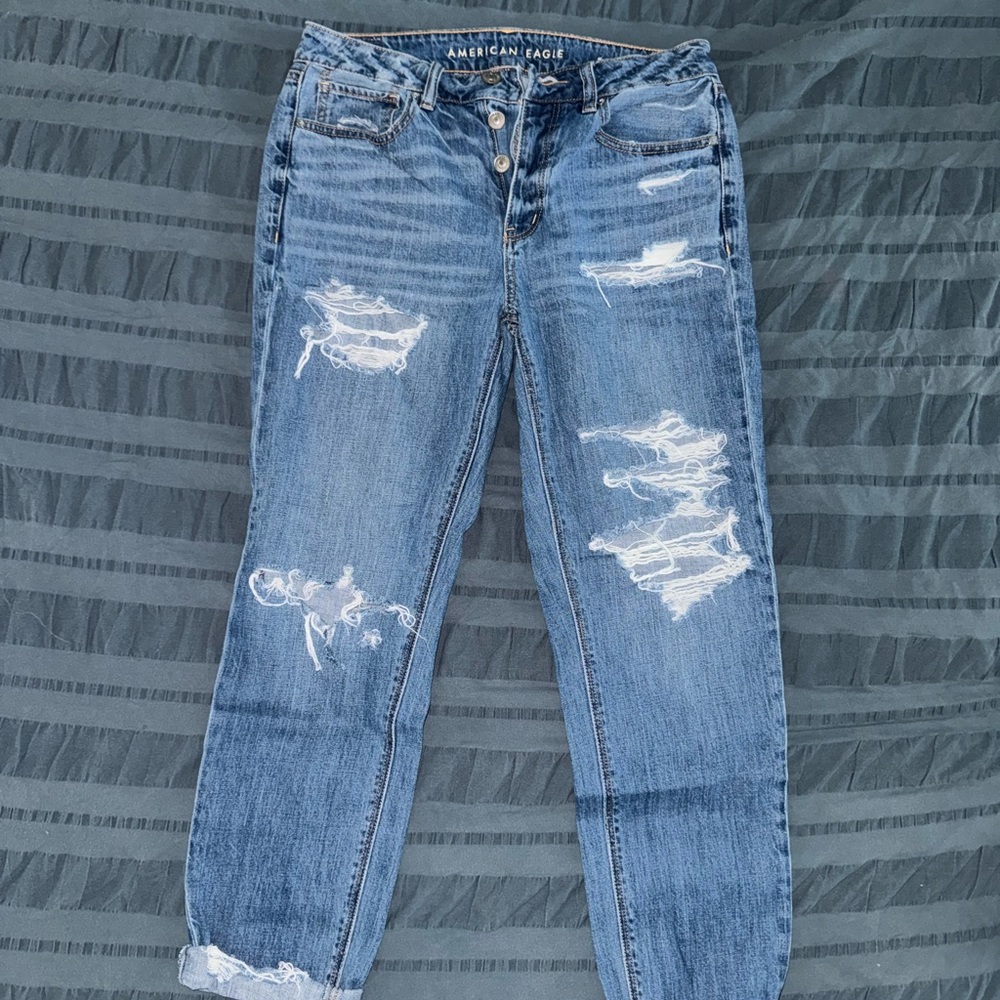 American Eagle Outfitters Women's Light Blue Distressed Boyfriend Jeans